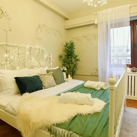 Luxury - Old Town Apartament Bucureşti